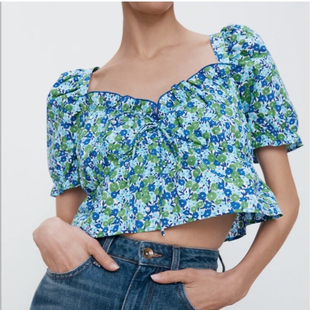 Zara Women's Puff Sleeve Sweetheart Neckline Peplum Cropped Floral‎ Top Large
